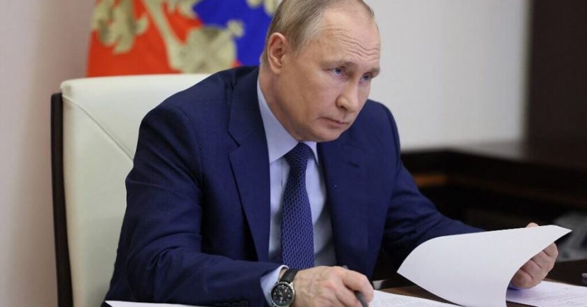 After Meta & Twitter, Putin Threats Expat Social Media Influencers
